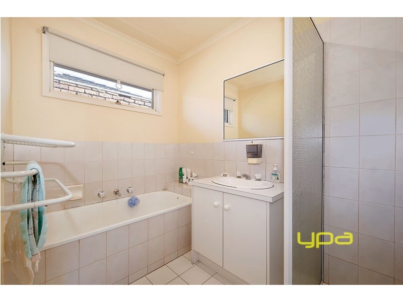 25 Harvey Court, Roxburgh Park VIC 3064