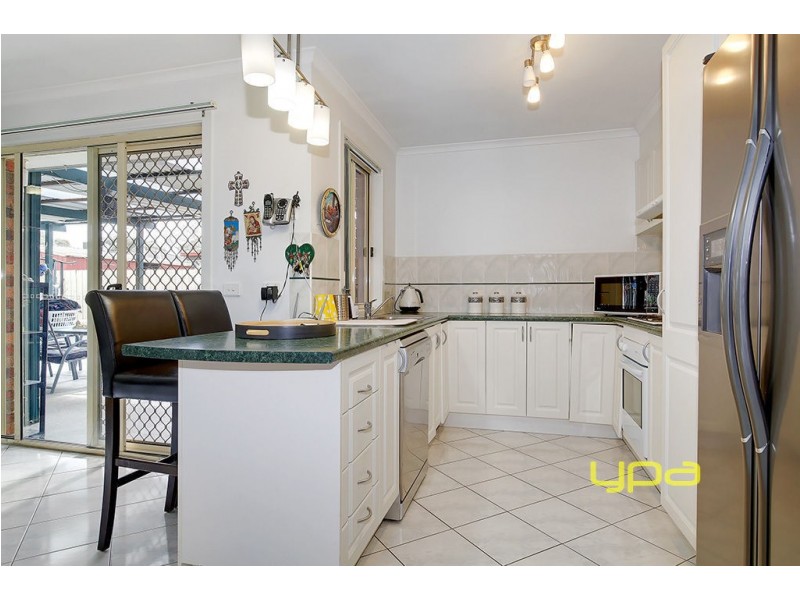 3 Glama Court, Roxburgh Park VIC 3064