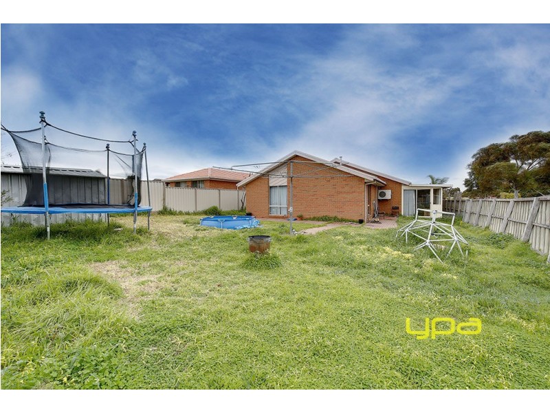 1 Thistle Court, Meadow Heights VIC 3048