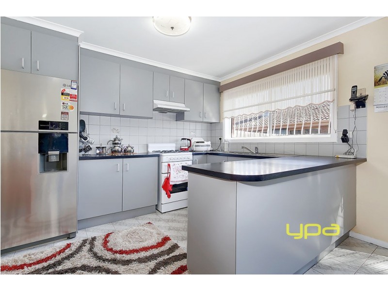 2/4 Nash Court, Meadow Heights VIC 3048