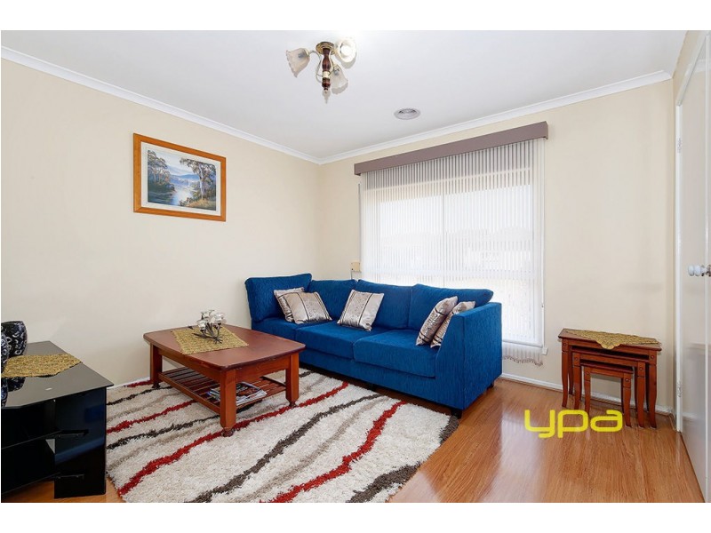 2/4 Nash Court, Meadow Heights VIC 3048