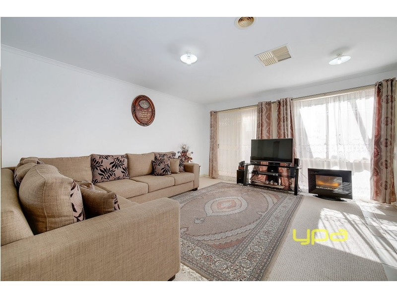 45 McIntyre Avenue, Roxburgh Park VIC 3064