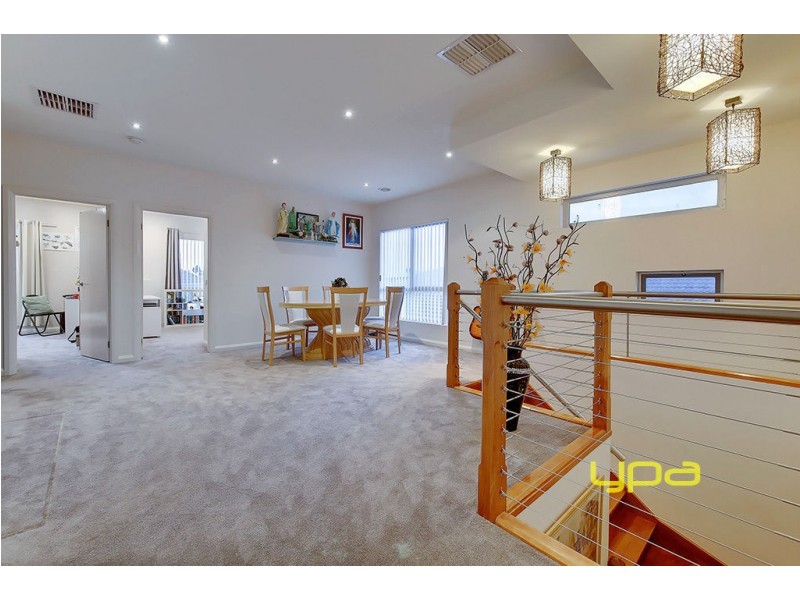 82 Lakeside Drive, Roxburgh Park VIC 3064