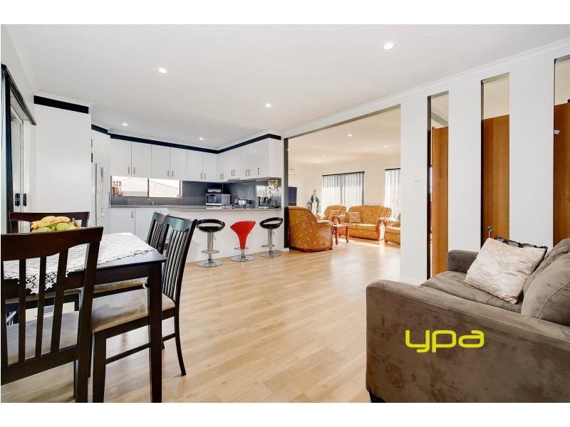 1/6 Mitchell Crescent, Meadow Heights VIC 3048