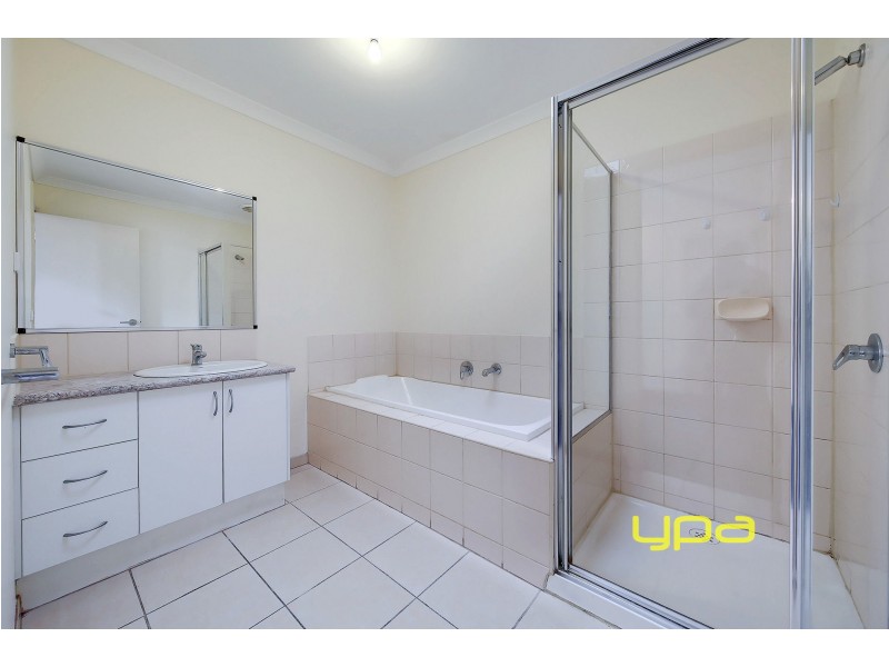 90 Hayfield Road, Roxburgh Park VIC 3064