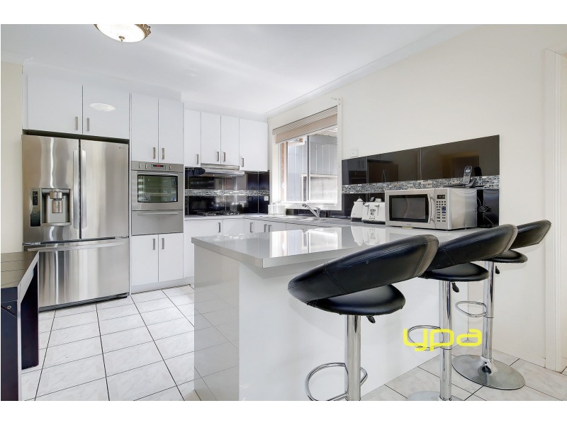 21 Malmsbury Drive, Meadow Heights VIC 3048