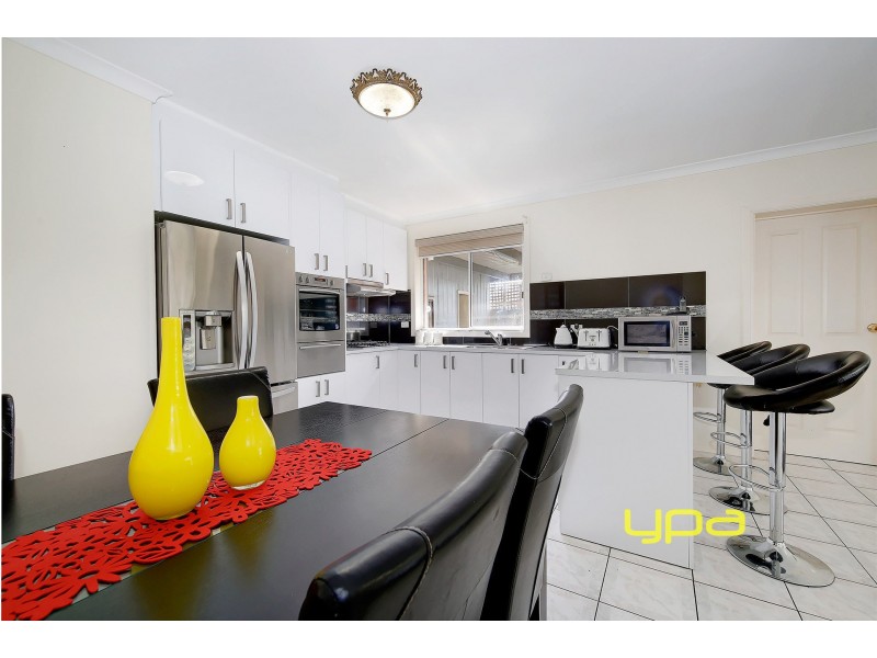 21 Malmsbury Drive, Meadow Heights VIC 3048