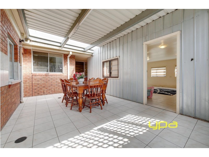 21 Malmsbury Drive, Meadow Heights VIC 3048