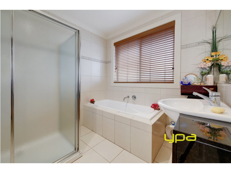 34 Villawood Avenue, Roxburgh Park VIC 3064