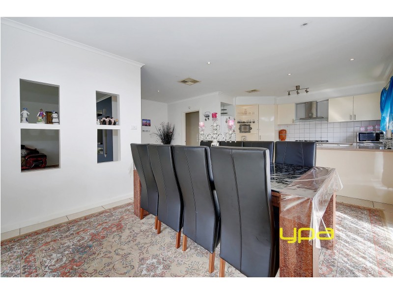 9 Limerick Court, Roxburgh Park VIC 3064