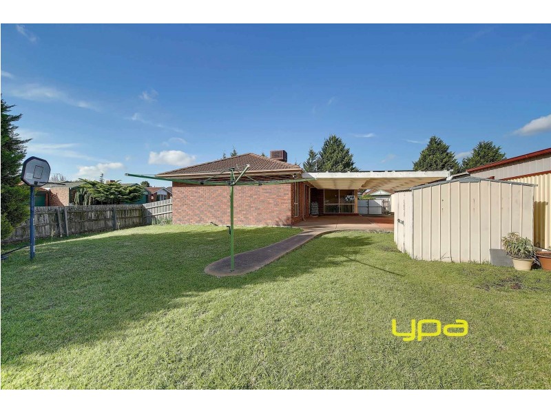 2 Matthews Crescent, Roxburgh Park VIC 3064