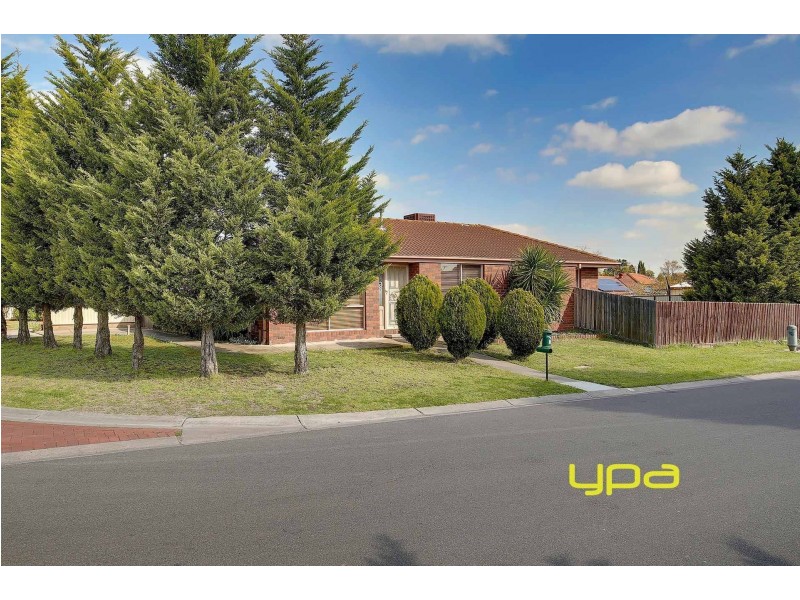 2 Matthews Crescent, Roxburgh Park VIC 3064