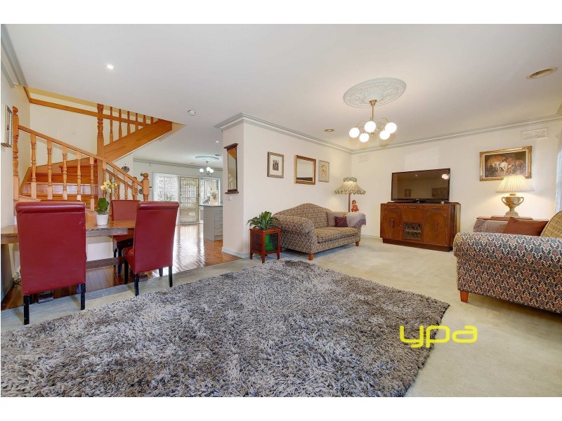 37 Rossiter Avenue, Roxburgh Park VIC 3064