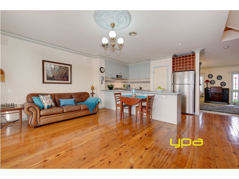 37 Rossiter Avenue, Roxburgh Park VIC 3064