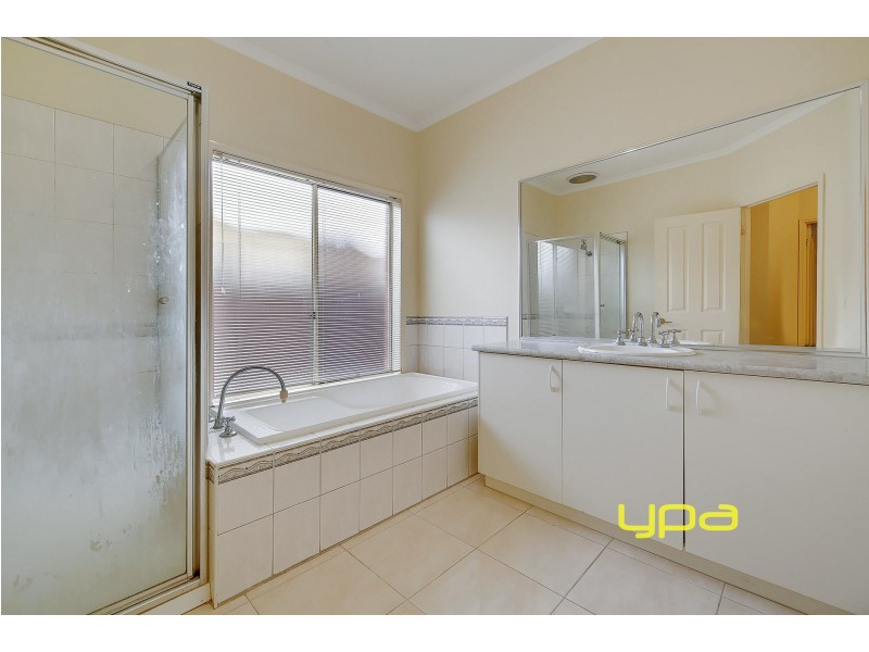 15 Congo Court, Roxburgh Park VIC 3064