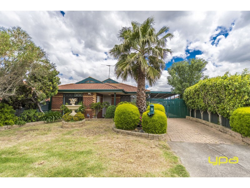 5 Benaud Close, Meadow Heights VIC 3048