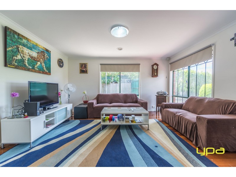 5 Benaud Close, Meadow Heights VIC 3048