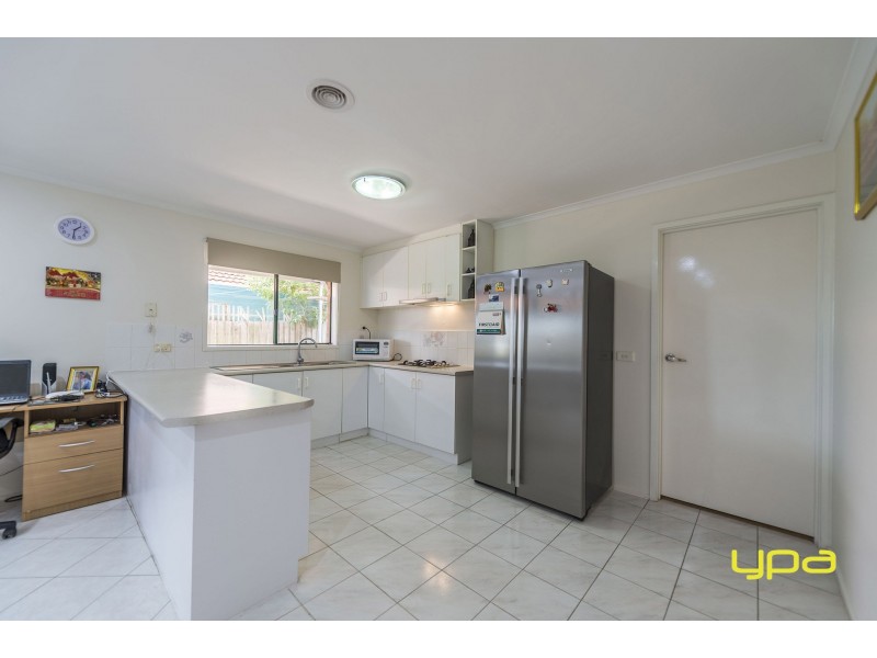 5 Benaud Close, Meadow Heights VIC 3048