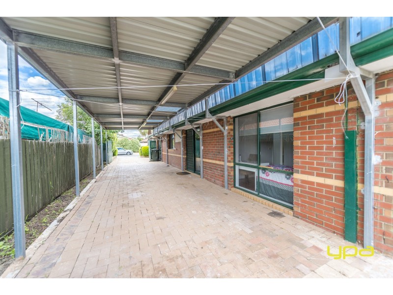 5 Benaud Close, Meadow Heights VIC 3048