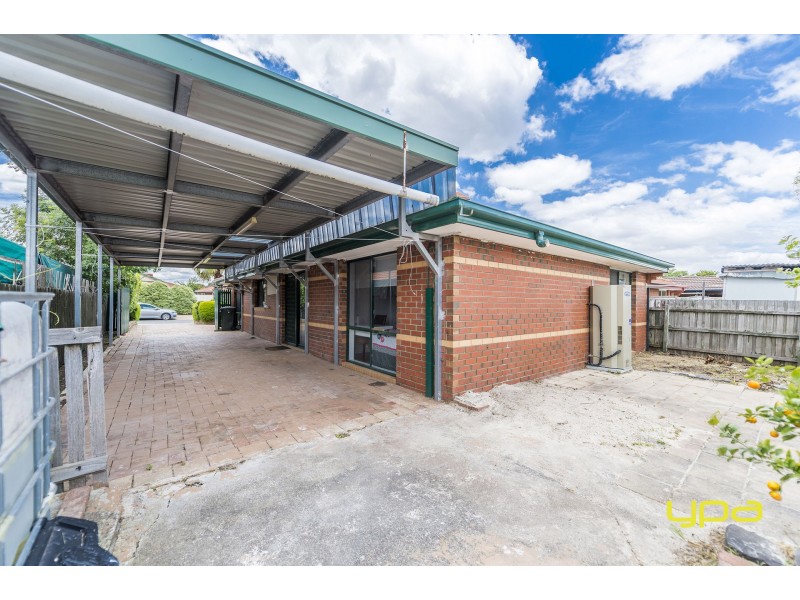 5 Benaud Close, Meadow Heights VIC 3048