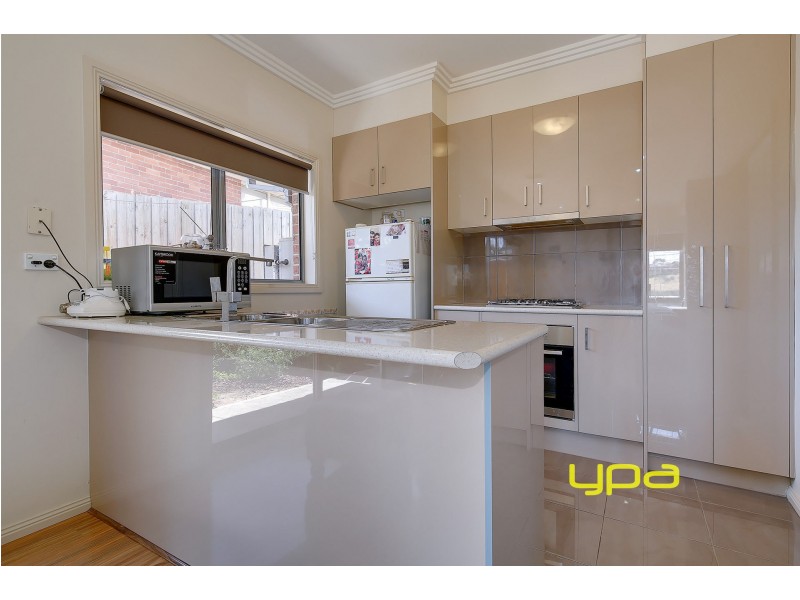 1/64 Lorraine Crescent, Jacana VIC 3047