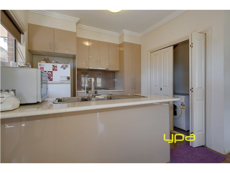 1/64 Lorraine Crescent, Jacana VIC 3047