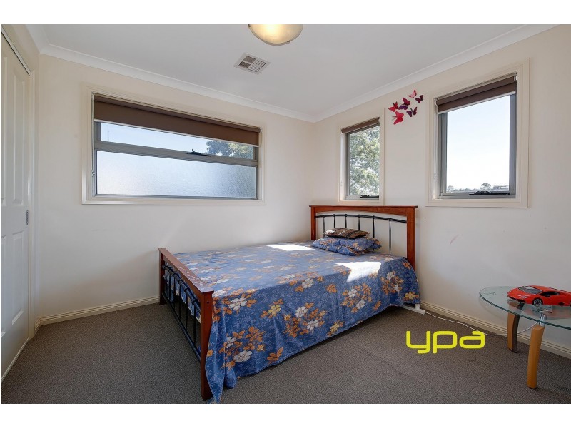 1/64 Lorraine Crescent, Jacana VIC 3047