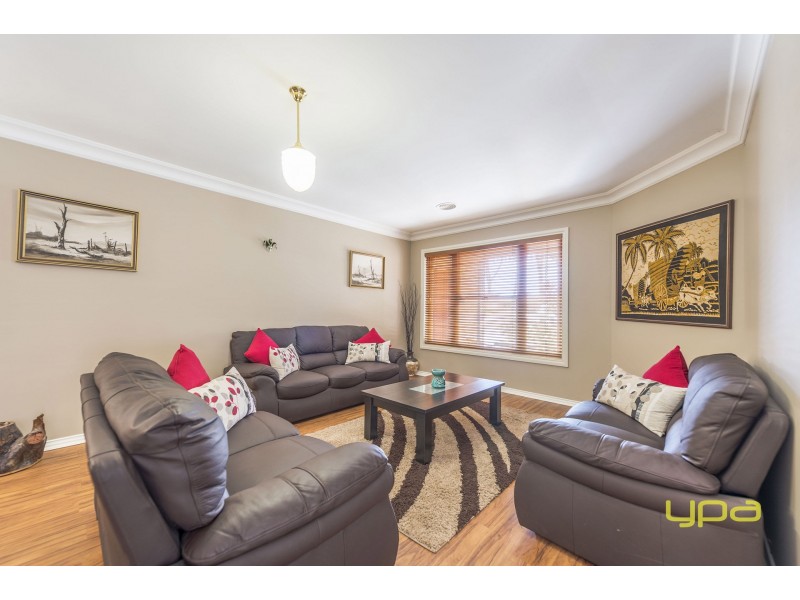 7 Tilley Walk, Roxburgh Park VIC 3064