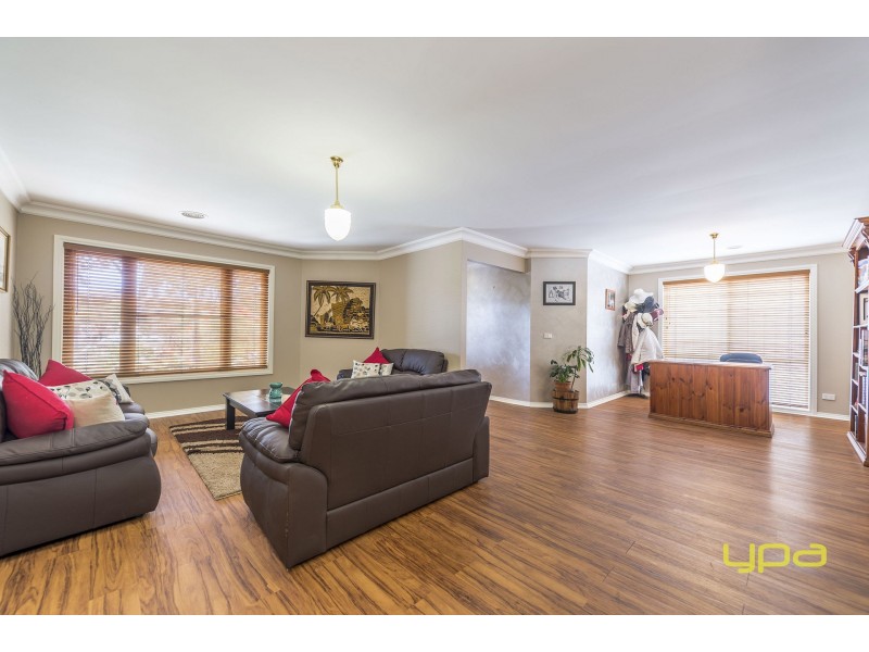 7 Tilley Walk, Roxburgh Park VIC 3064