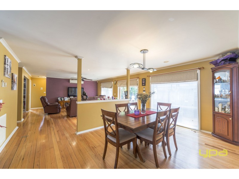 7 Tilley Walk, Roxburgh Park VIC 3064