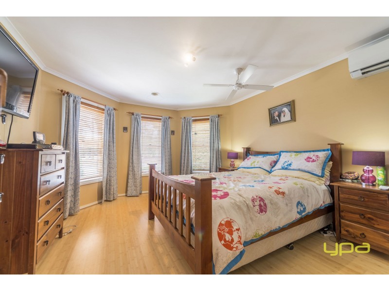 7 Tilley Walk, Roxburgh Park VIC 3064