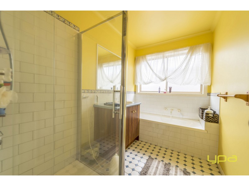 7 Tilley Walk, Roxburgh Park VIC 3064