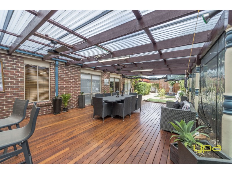 7 Tilley Walk, Roxburgh Park VIC 3064
