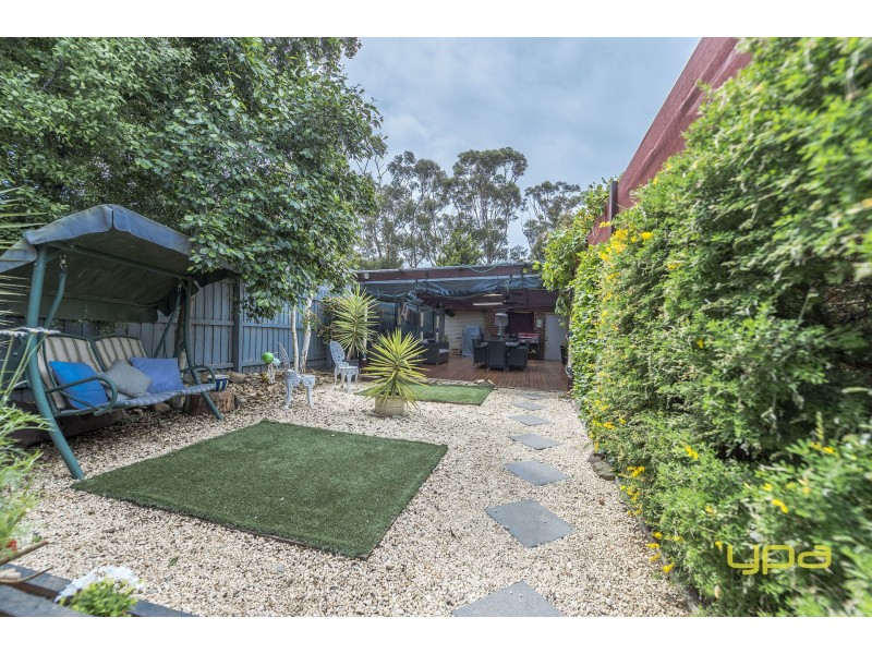 7 Tilley Walk, Roxburgh Park VIC 3064