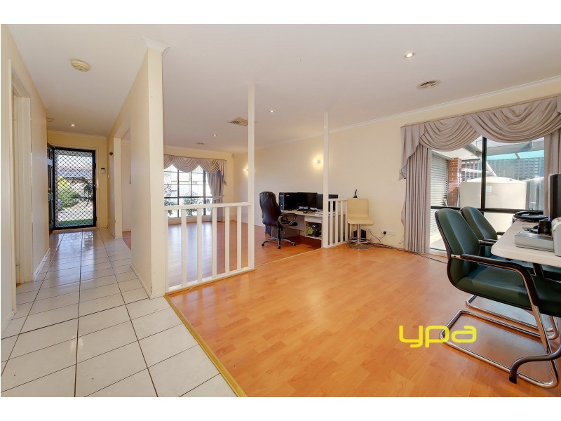 2 Moody Court, Roxburgh Park VIC 3064