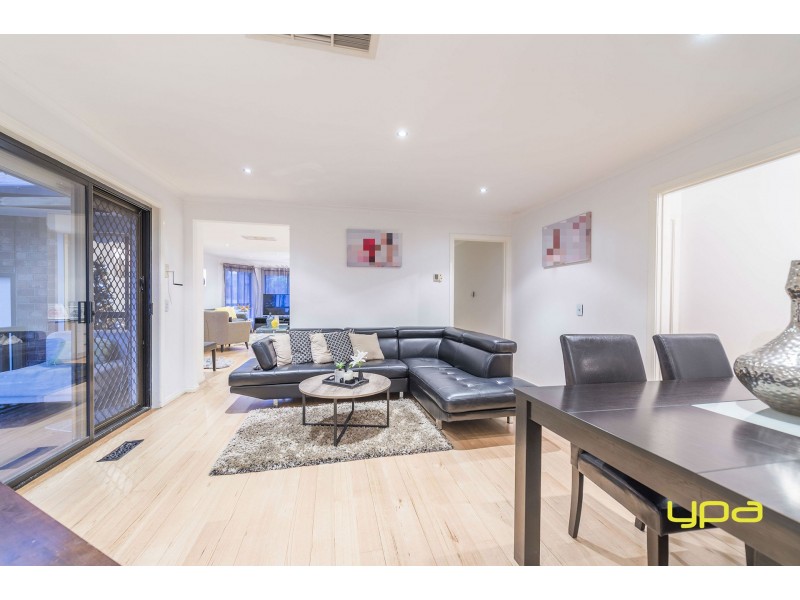 15b Rokewood Crescent, Meadow Heights VIC 3048