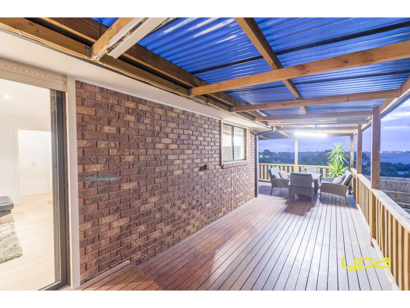 15b Rokewood Crescent, Meadow Heights VIC 3048