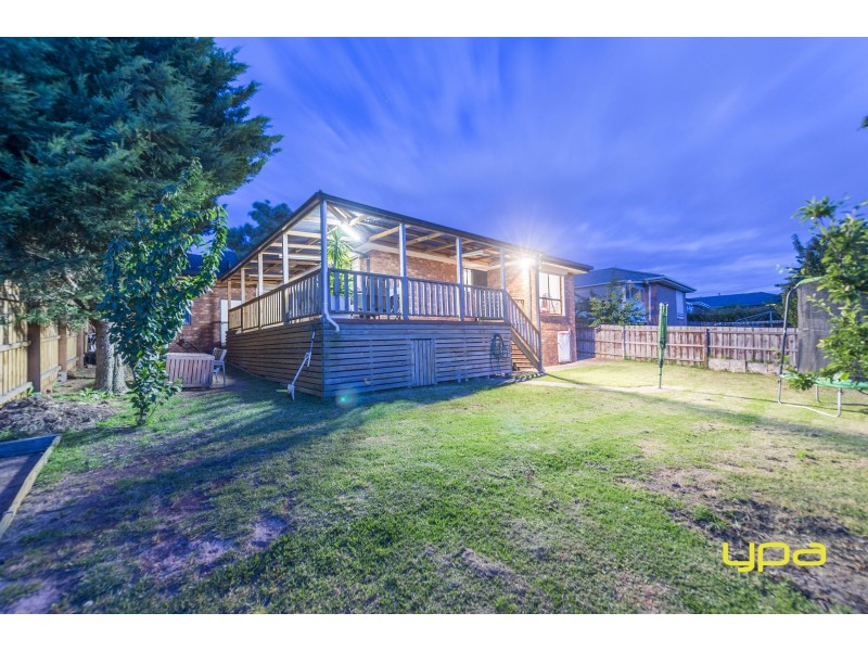 15b Rokewood Crescent, Meadow Heights VIC 3048