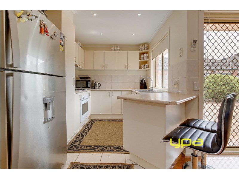 5 Shepherd Avenue, Roxburgh Park VIC 3064