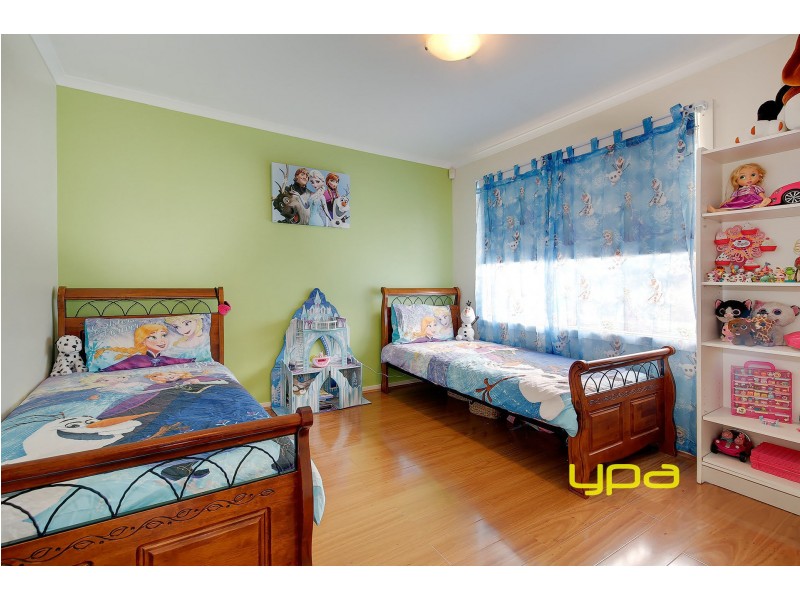 5 Shepherd Avenue, Roxburgh Park VIC 3064