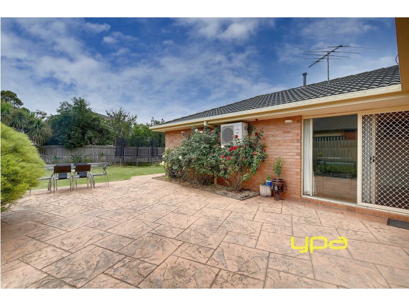 5 Shepherd Avenue, Roxburgh Park VIC 3064