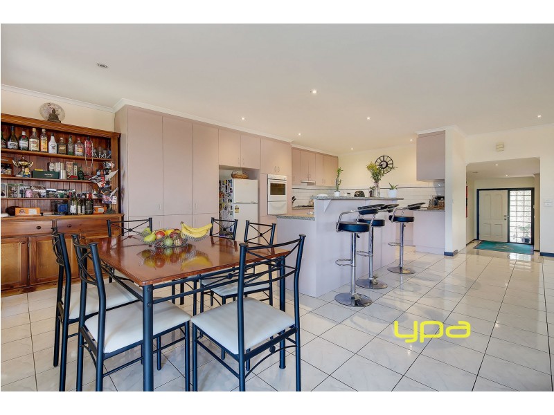 11  Redwood Close, Meadow Heights VIC 3048