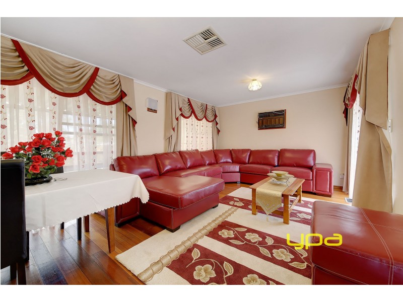 5 Karnak Crescent, Coolaroo VIC 3048