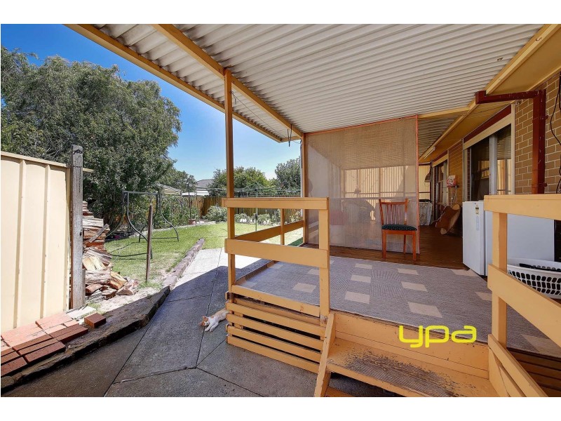 5 Karnak Crescent, Coolaroo VIC 3048