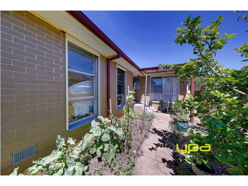 5 Karnak Crescent, Coolaroo VIC 3048