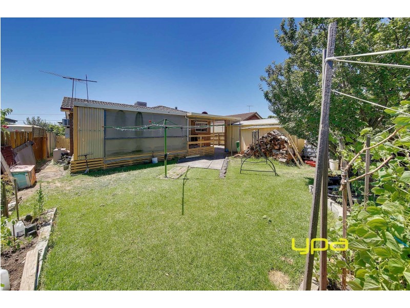 5 Karnak Crescent, Coolaroo VIC 3048