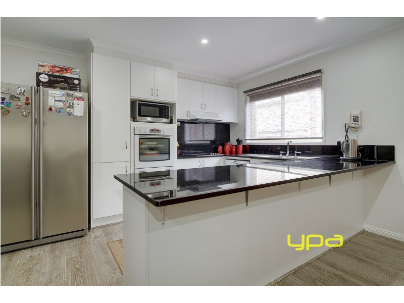 27 Eucalyptus Place, Meadow Heights VIC 3048