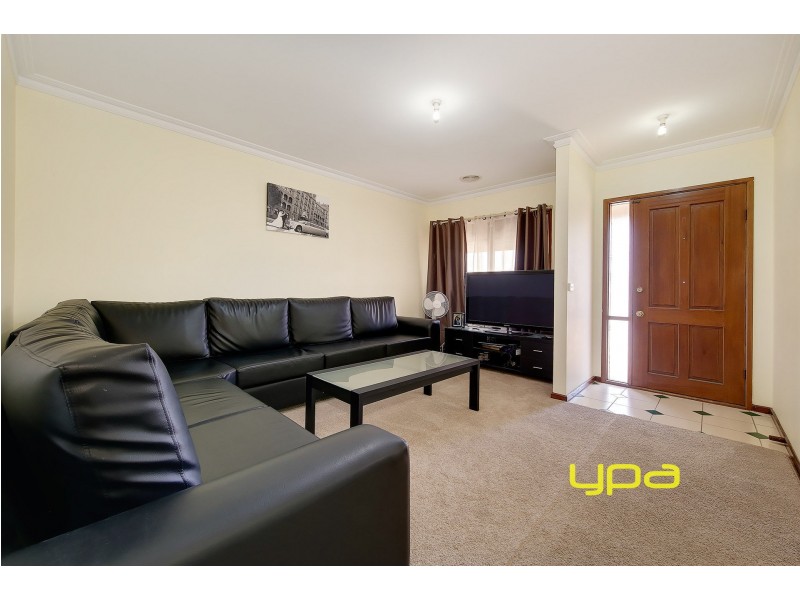 41 Rearden Crescent, Roxburgh Park VIC 3064