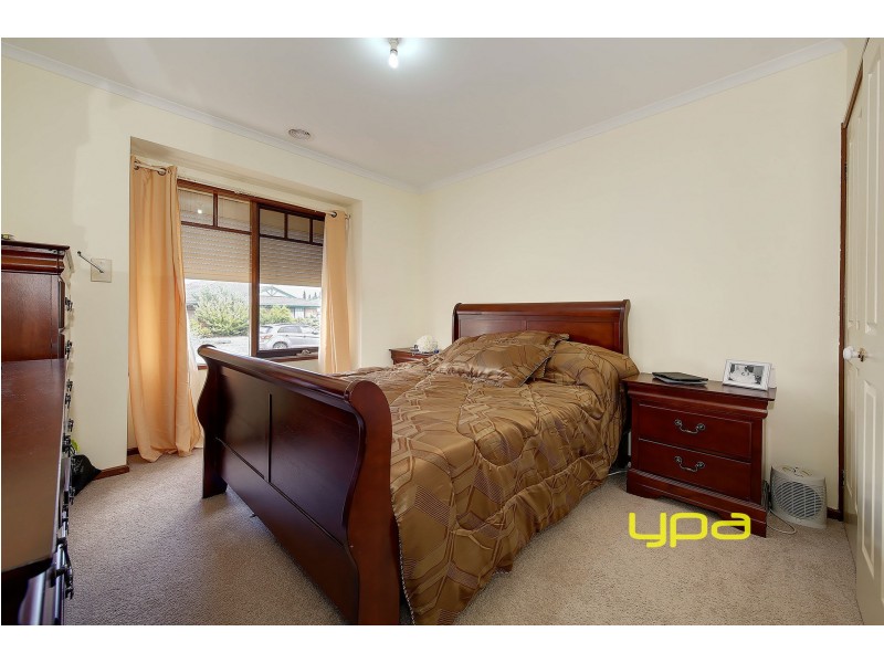 41 Rearden Crescent, Roxburgh Park VIC 3064