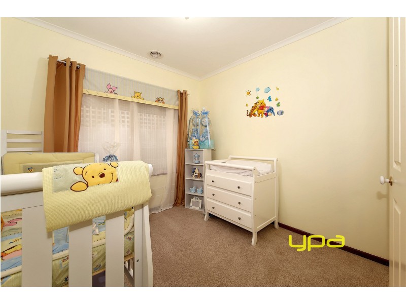 41 Rearden Crescent, Roxburgh Park VIC 3064